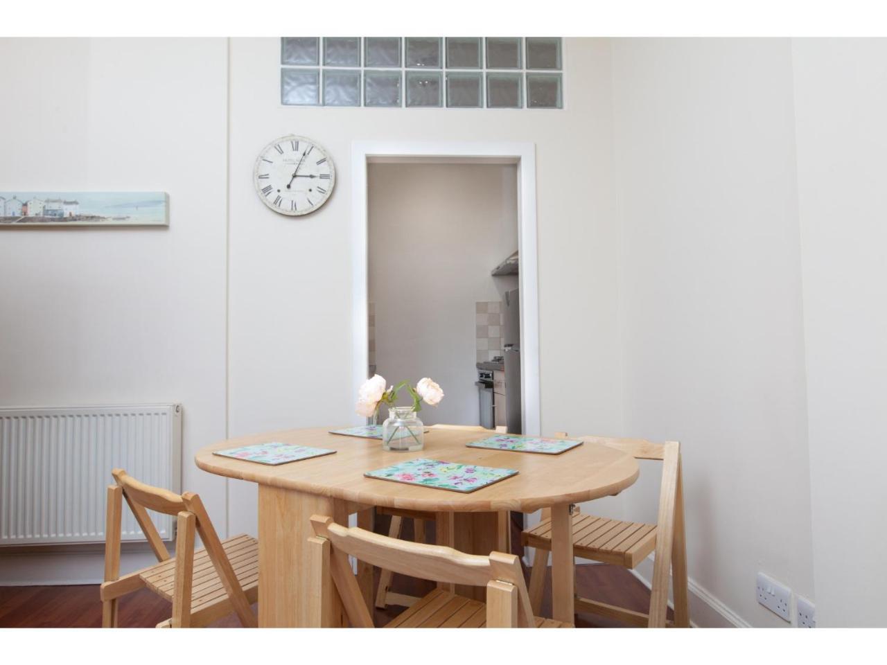 Homely Tenement For 2 Near Botanic Gardens Edimburgo Exterior foto