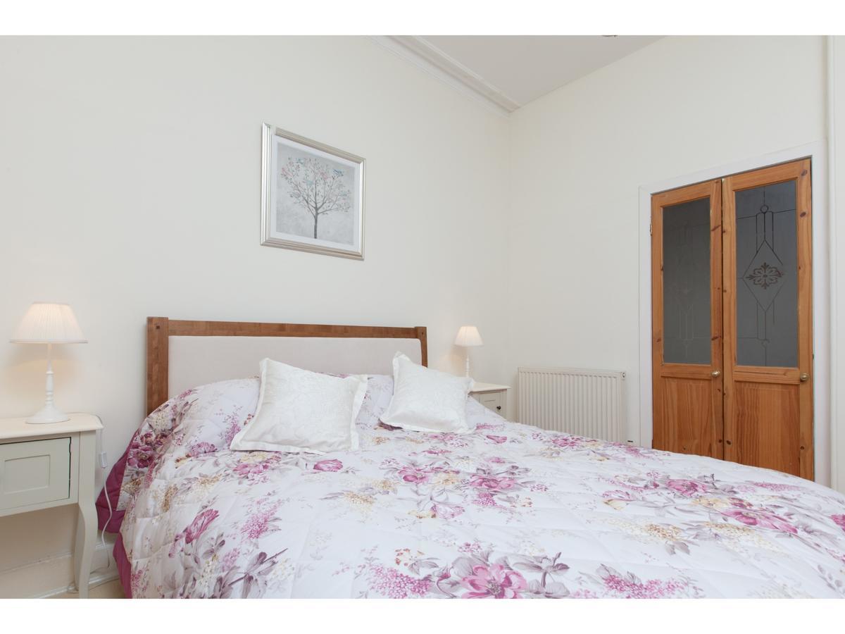 Homely Tenement For 2 Near Botanic Gardens Edimburgo Exterior foto